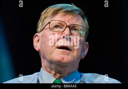 Alan Bennett Tagebuchschreiberin Dramatiker Autor Schriftsteller Schauspieler abgebildet bei The Guardian Hay Festival 2009 Hay on Wye Wales UK Stockfoto