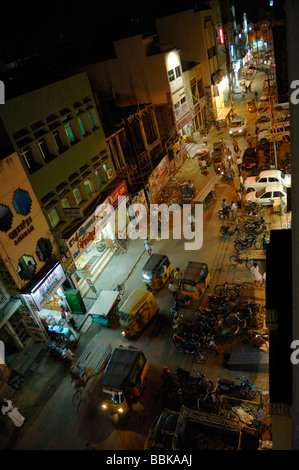 Anstrengenden Nacht im Stadtzentrum von Madurai. Indien, Tamil Nadu, Madurai.  Keine Releases zur Verfügung.