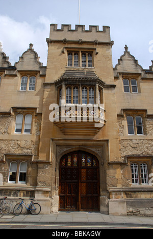 Fassade und Haupteingang Oriel College, Universität Oxford, Oxford, Oxofordshire, England Stockfoto