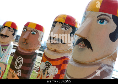 Dekorative lackiert Poller auf der Geelong Waterfront, Australien Stockfoto