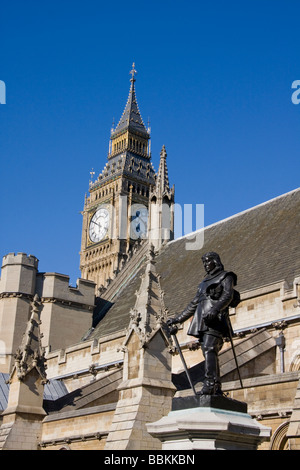 Statue von Oliver Cromwell, Houses of Parlament London England Stockfoto