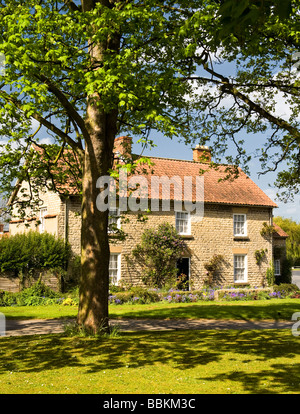 Steinhaus In Hovingham Village, North Yorkshire Stockfoto