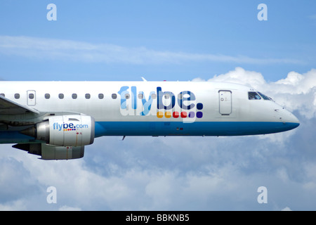 Flybe Embraer Verkehrsflugzeug E-195 ERJ190-200 serielle Registrierung G-FBEB SCO 2499 Stockfoto