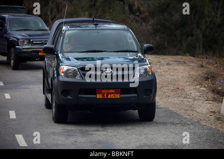 Toyota 4 x 4 LKW, Bodyguards der König von Bhutan fahren, des Königs Nummer Platte 91466 Bhutan-König Stockfoto