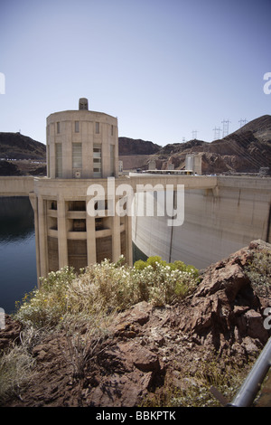 Hoover-Staudamm, Federseite zum Tank hin, klar, blauen Himmel, zeigt pylon Stockfoto