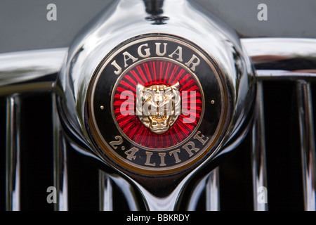 Vorderseite des klassischen alten britischen gemacht der 1960er Jahre 240 2 4-Liter-Jaguar Auto Autofahren Stockfoto