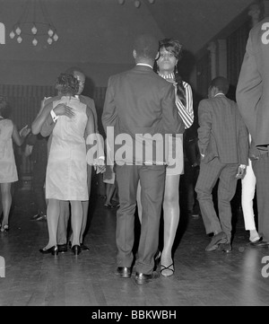 MINI-Rock BALL in Ealing Town Hall 1968 Stockfoto