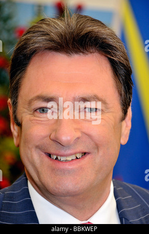 ALAN TITCHMARSH - UK Gartenarbeit Moderatorin im Mai 2008 Stockfoto