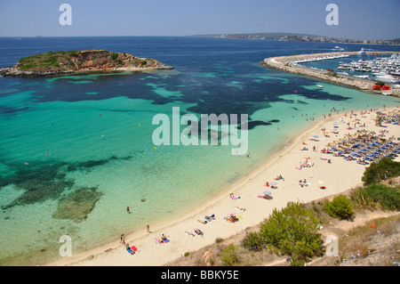 Blick auf den Strand zeigt Illa de sa Caleta, Portals Nous / Bendinat, Gemeinde Palma, Mallorca, Balearen, Spanien Stockfoto