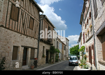 Traditionellen Stein- und Fachwerkhäusern In Lauzerte, Tarn-et-Garonne, Midi-Pyrénées, Frankreich