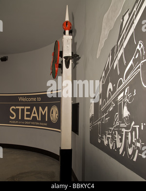 Teil der Sammlung von Exponaten auf STEAM, Museum der Great Western Railway, in Swindon enthalten. Stockfoto