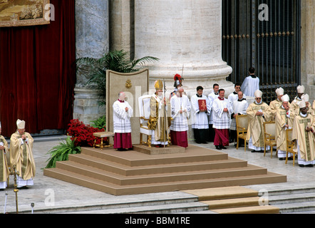 Amtseinführung von Papst Benedikt XVI Ratzinger, St.-Peters-Basilika, Vatikan, Rom, Latium, Italien, Europa Stockfoto