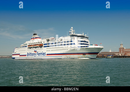 Bittany Fähre verlässt Portsmouth harbour Stockfoto