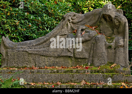 Denkmal für trauernde, Friedhof Ohlsdorf, Hamburg, Deutschland, Europa Stockfoto