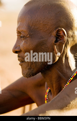 Profil von Samburu Elder - in der Nähe von Samburu National Reserve, Kenia Stockfoto