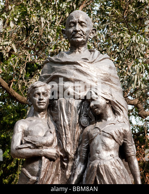 Bronzestatue von Mahatma Gandhi Memorial Museum New Delhi Indien Asien Stockfoto