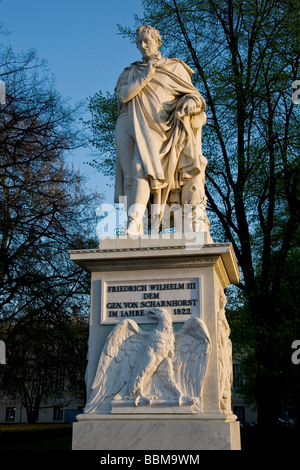 Statue von General von Scharnhorst gestiftet von Kaiser Friedrich Wilhelm III. auf dem Bebelplatz Platz, Unter Den Linden, Mitte di Stockfoto