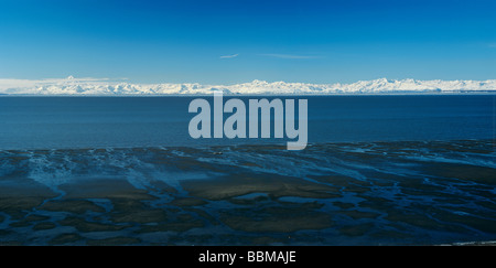 Redoubt Vulkan und Cook Inlet bei Sonnenaufgang Aleutenkette Alaska USA März 2000 Stockfoto