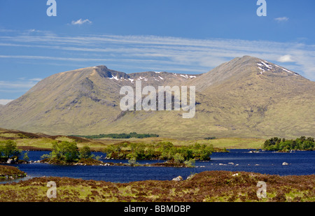 Clach Leathad und Meall ein "Bhuiridh von Rannoch Moor. Der schwarze Berg, Schottland, Vereinigtes Königreich, Europa. Stockfoto