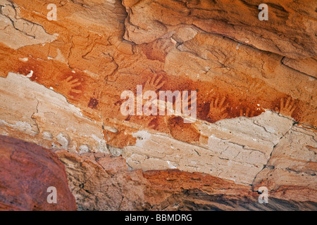 Australien, Northern Territory. Alte Kunst der Aborigines des Aranda Volkes an Wallace Rockhole. Stockfoto