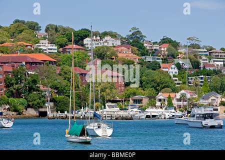 New South Wales in Australien. Yachten und Wohnungsbau in Double Bay, Sydney Harbour. Stockfoto