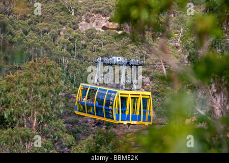 New South Wales in Australien. Touristen, Reiten in der scenic Skyway über das Tal von Katoomba Kaskaden in den Blue Mountains. Stockfoto