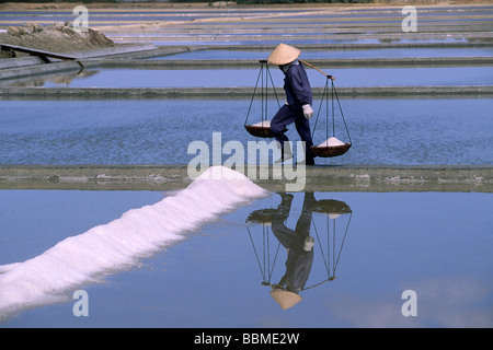 Vietnam, Nha Trang, Cam Ranh Salzfelder Stockfoto