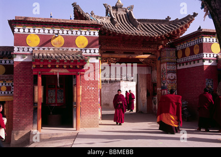 China, Tibet, Provinz Qinghai, Tongren (Repkong), Eingangstor zum Kloster Wutun Si Stockfoto