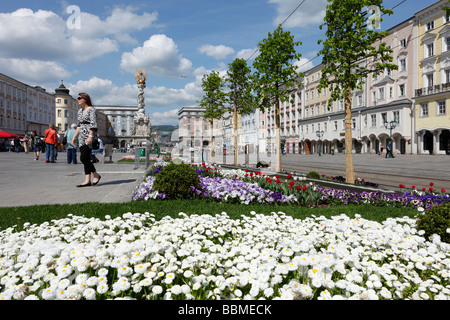 Main Square und Heilige Dreifaltigkeit Spalte, Oberösterreich, Österreich, Europa Stockfoto