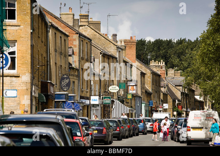 Eine Hauptstraße der Cotswolds Marktstadt, Moreton-in-Marsh, High Street, Gloucestershire, Großbritannien Stockfoto