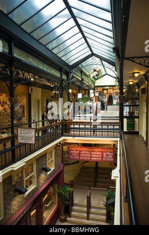 Dh Westminster arcade Harrogate, North Yorkshire viktorianischen Geschäfte drinnen uk Shopping Center Stockfoto