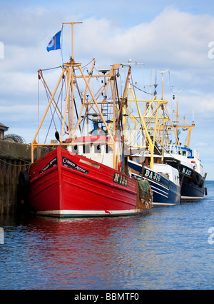 Drei Fischerboote gefesselt in Girvan Hafen, Ayrshire, Schottland, Großbritannien. Stockfoto