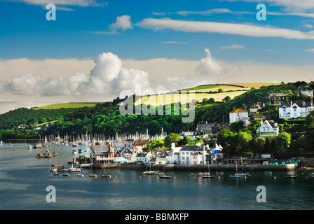 Mündung des Dart River und Dartmouth Hafen unterstützt von sanften Hügeln Dartmouth Devon England UK Stockfoto