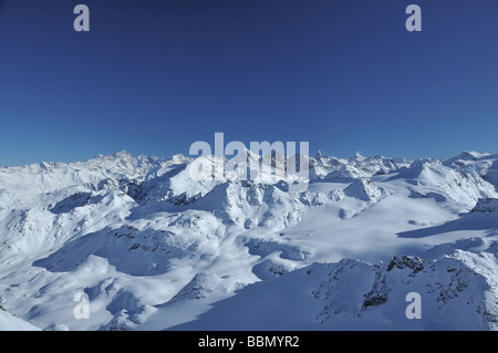 Panoramablick auf die Schweizer Alpen Stockfoto