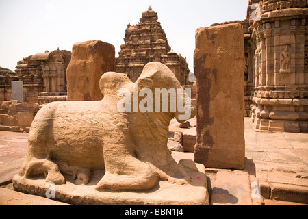 Ein Nandi-Statue, das Fahrzeug von Shiva, an Pattadakal in Karnataka, Indien. Stockfoto