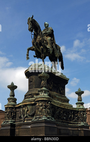 Reiterstandbild von König Johann, erbaut 1889, gegen den blauen Himmel, Dresden, Sachsen, Deutschland, Europa Stockfoto