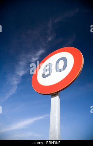 80 km/h Höchstgeschwindigkeit Zeichen, Europa Stockfoto