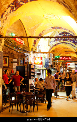 Kleinen türkischen Café im großen Basar, Kapali Carsi, Istanbul, Türkei Stockfoto