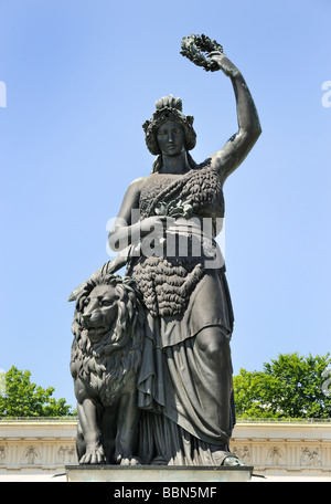 Bavaria-Statue mit Hall Of Fame in der Theresienhoehe in München, Upper Bavaria, Bayern, Deutschland, Europa Stockfoto