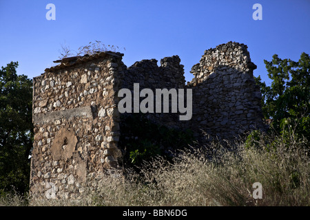Verlassenen Bauernhof in Ruinen in der Nähe von Pertuis, Durance, Provence, Frankreich, Europa Stockfoto