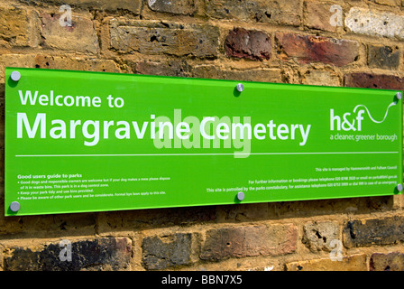 des Rates Typenschild für Markgräfin Friedhof, an der Wand des Friedhofs in Hammersmith, London, england Stockfoto