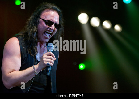 Sänger Geoff Tate der US-amerikanischen Progressive-Metal-Band Queensryche Leben Rock Sound Festival in Huttwil, Schweiz, Europa Stockfoto