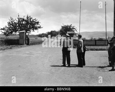 Geografie/Reisen, Deutschland, Innerdeutsche Grenze, geschlossener Grenzübergang bei Besenhausen, Niedersachsen, 1952, Stockfoto