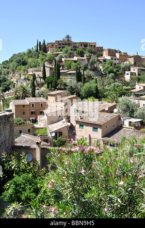 Hügel Dorf Deia, Gemeinde Deia, Mallorca, Balearen, Spanien Stockfoto