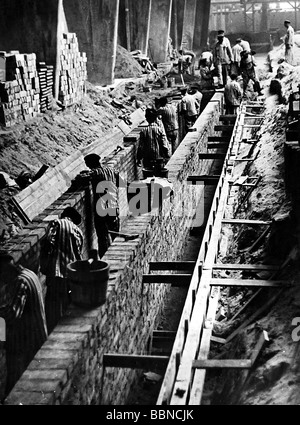 Nationalsozialismus/Nationalsozialismus, Verbrechen, Konzentrationslager, Mauthausen, Österreich, in einer Steingrube arbeitende Häftlinge, ca. 1940, Stockfoto