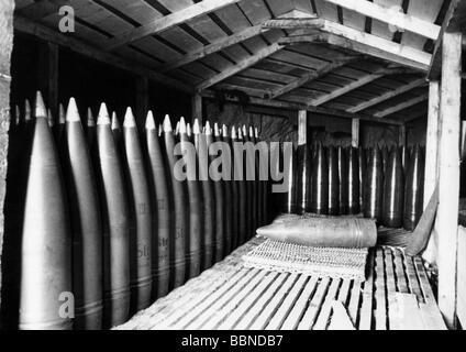 Ereignisse, Zweiter Weltkrieg/zweiter Weltkrieg, Finnland, deutsche Artillerie-Granaten in einem Schutzraum, wahrscheinlich 1941, Munition, Munition, Bunker, Hochexplosivschale, Hochexplosive, Wehrmacht, Militär, 20. Jahrhundert, historisch, ER, Fortsetzungskrieg 1941 - 1944, vierziger Jahre, Stockfoto