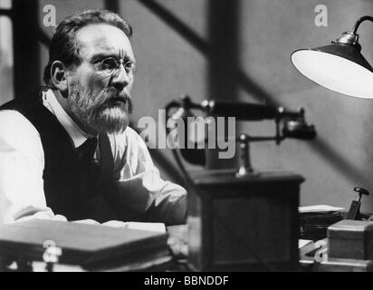 Film 'München Sowjetrepublik" (Die Münchner Räterepublik), DEU 1971, Episode 1 "Kurt Eisner - zwischen Demokratie und Diktatur", Regie: Hellmuth Ashley, Szene mit: Dieter Eppler (Erich Muehsam), Drittanbietern - Permissions-Neccessary Stockfoto