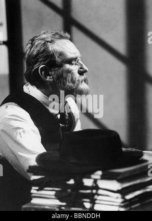 Film 'München Sowjetrepublik" (Die Münchner Räterepublik), DEU 1971, Episode 1 "Kurt Eisner - zwischen Demokratie und Diktatur", Regie: Hellmuth Ashley, Szene mit: Dieter Eppler (Erich Muehsam), Drittanbietern - Permissions-Neccessary Stockfoto
