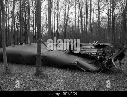 Ereignisse, Zweiter Weltkrieg/zweiter Weltkrieg, Luftkrieg, Flugzeug, abgestürzt/beschädigt, Wrackteile eines schweren britischen Bombers Handley Page "Halifax", das am 9.4.1943 von einem deutschen Nachtjäger in der Nähe von Compiegne, Frankreich, abgeschossen wurde, Stockfoto