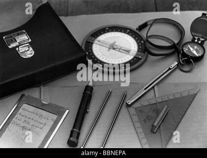 Ereignisse, Zweiter Weltkrieg/zweiter Weltkrieg, Luftkrieg, Flugzeug, Details/Innenräume, Ausrüstung des Seefahrers eines deutschen Bombers, ca. 1940, Stockfoto